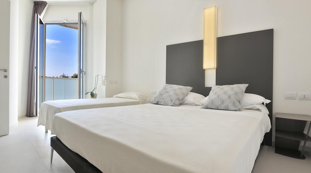 Hotel Cristallo Senigallia Habitación foto